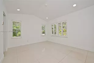 889 Sand Creek Cir, Weston, FL 33327 - Photo 13
