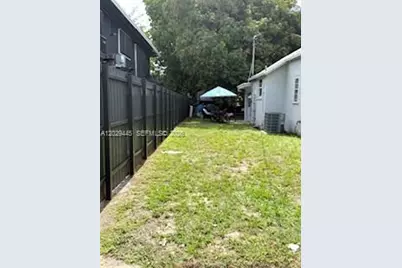7640 NE 3rd Pl, Miami, FL 33138 - Photo 5