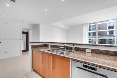 300 S Biscayne Blvd #T-3702, Miami, FL 33131 - Photo 5