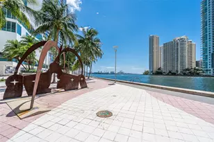 300 S Biscayne Blvd, Miami, FL 33131 - Photo 25