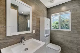 550 W 49th St, Miami Beach, FL 33140 - Photo 21