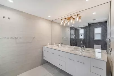 550 W 49th St #n/a, Miami Beach, FL 33140 - Photo 25