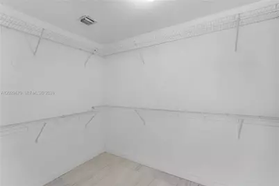550 W 49th St #n/a, Miami Beach, FL 33140 - Photo 23