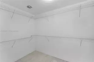 550 W 49th St, Miami Beach, FL 33140 - Photo 23