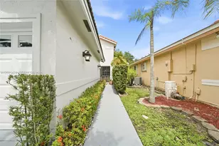 531 SW 176th Ave, Pembroke Pines, FL 33029 - Photo 3