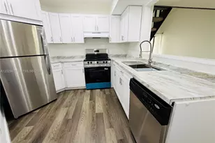 9429 Fontainebleau Blvd, Miami, FL 33172 - Photo 5