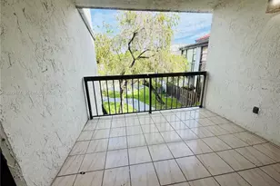 9429 Fontainebleau Blvd, Miami, FL 33172 - Photo 15