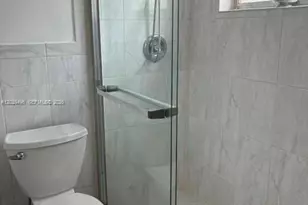 180 NE 12th Ave, Hallandale Beach, FL 33009 - Photo 17