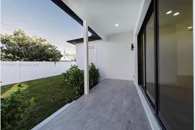 2925 13th St N, Saint Petersburg, FL 33704 - Photo 29