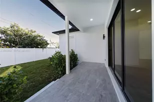 2925 13th St N, Saint Petersburg, FL 33704 - Photo 29