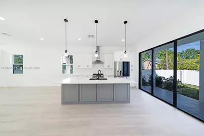 2925 13th St N, Saint Petersburg, FL 33704 - Photo 7