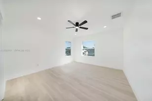 2925 13th St N, Saint Petersburg, FL 33704 - Photo 9
