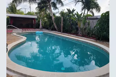 2560 NE 8th Ter, Pompano Beach, FL 33064 - Photo 25