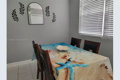 2560 NE 8th Ter, Pompano Beach, FL 33064 - Photo 9