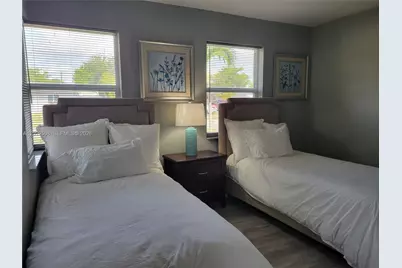 2560 NE 8th Ter, Pompano Beach, FL 33064 - Photo 13