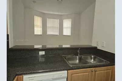 1658 SE 28th Ct #202, Homestead, FL 33035 - Photo 7