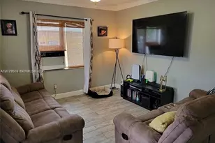 1752 Lauderdale Manor Dr, Fort Lauderdale, FL 33311 - Photo 3