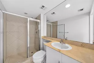 325 S Biscayne Blvd, Miami, FL 33131 - Photo 19