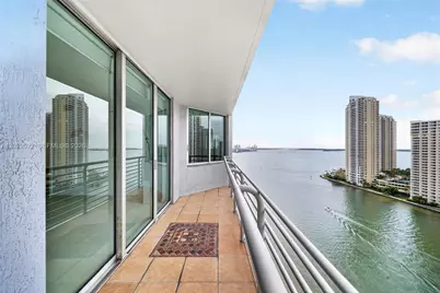 325 S Biscayne Blvd #2219, Miami, FL 33131 - Photo 3