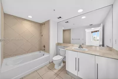 325 S Biscayne Blvd #2219, Miami, FL 33131 - Photo 17