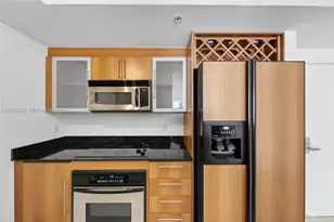 325 S Biscayne Blvd, Miami, FL 33131 - Photo 3