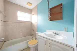 546 NW 8th Ave, Homestead, FL 33030 - Photo 7
