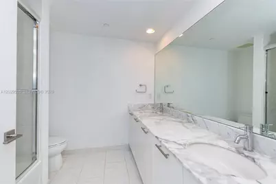 951 Brickell Ave #3210, Miami, FL 33131 - Photo 27