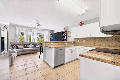 6124 NW 40th St, Coral Springs, FL 33067 - Photo 3