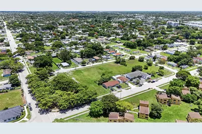 10330 SW 178th St, Miami, FL 33157 - Photo 9