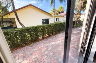 16295 Laurel Dr, Weston, FL 33326 - Photo 49