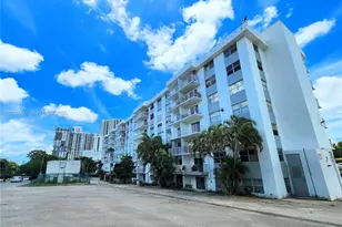 16465 NE 22nd Ave, North Miami Beach, FL 33160 - Photo 23