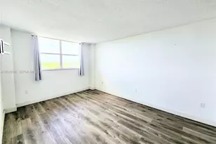 16465 NE 22nd Ave, North Miami Beach, FL 33160 - Photo 11