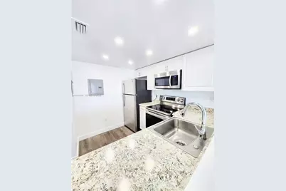 16465 NE 22nd Ave #610, North Miami Beach, FL 33160 - Photo 5