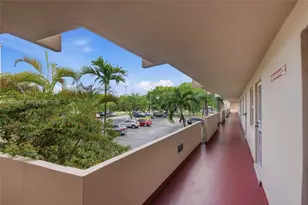 1501 NE 191st St, Miami, FL 33179 - Photo 3