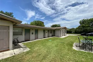 2400 NE 188th St, Miami, FL 33180 - Photo 1