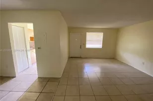2400 NE 188th St, Miami, FL 33180 - Photo 3