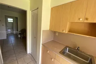 2400 NE 188th St, Miami, FL 33180 - Photo 5