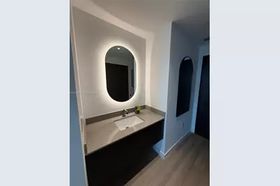 20 NE 11th St #3306B, Miami, FL 33132 - Photo 9
