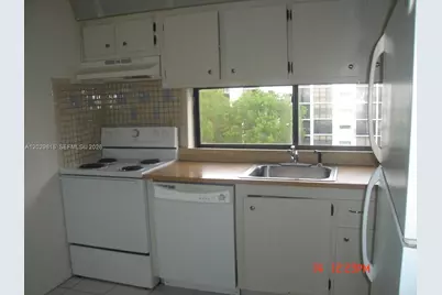 16919 N Bay Rd #504, Sunny Isles Beach, FL 33160 - Photo 13