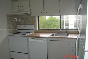 16919 N Bay Rd, Sunny Isles Beach, FL 33160 - Photo 13