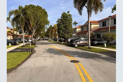 17835 SW 10th Ct, Pembroke Pines, FL 33029 - Photo 3