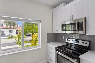 17835 SW 10th Ct, Pembroke Pines, FL 33029 - Photo 7