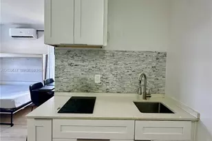 415 75th St, Miami Beach, FL 33141 - Photo 9