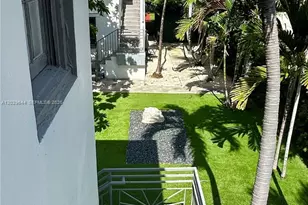 415 75th St, Miami Beach, FL 33141 - Photo 25