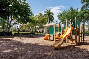 280 Landings Blvd, Weston, FL 33327 - Photo 43