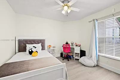 19187 NW 13th Ct, Pembroke Pines, FL 33029 - Photo 21
