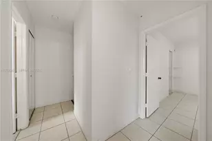 8185 NW 8th St, Miami, FL 33126 - Photo 13