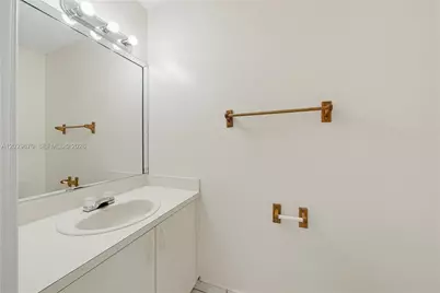 8185 NW 8th St #F5, Miami, FL 33126 - Photo 11