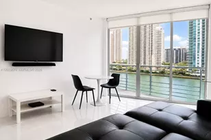 325 S Biscayne Blvd, Miami, FL 33131 - Photo 3