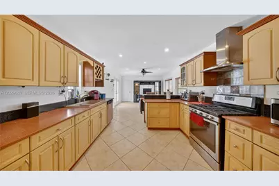 9605 SW 187th St, Cutler Bay, FL 33157 - Photo 17